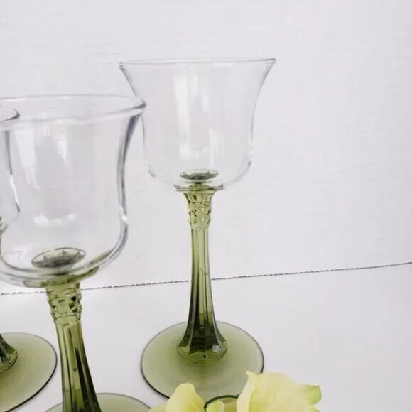 Party Lite Set Of Three Radiant Glow Green Stemmed Votive Holders NEW IN BOX - Picture 5 of 7